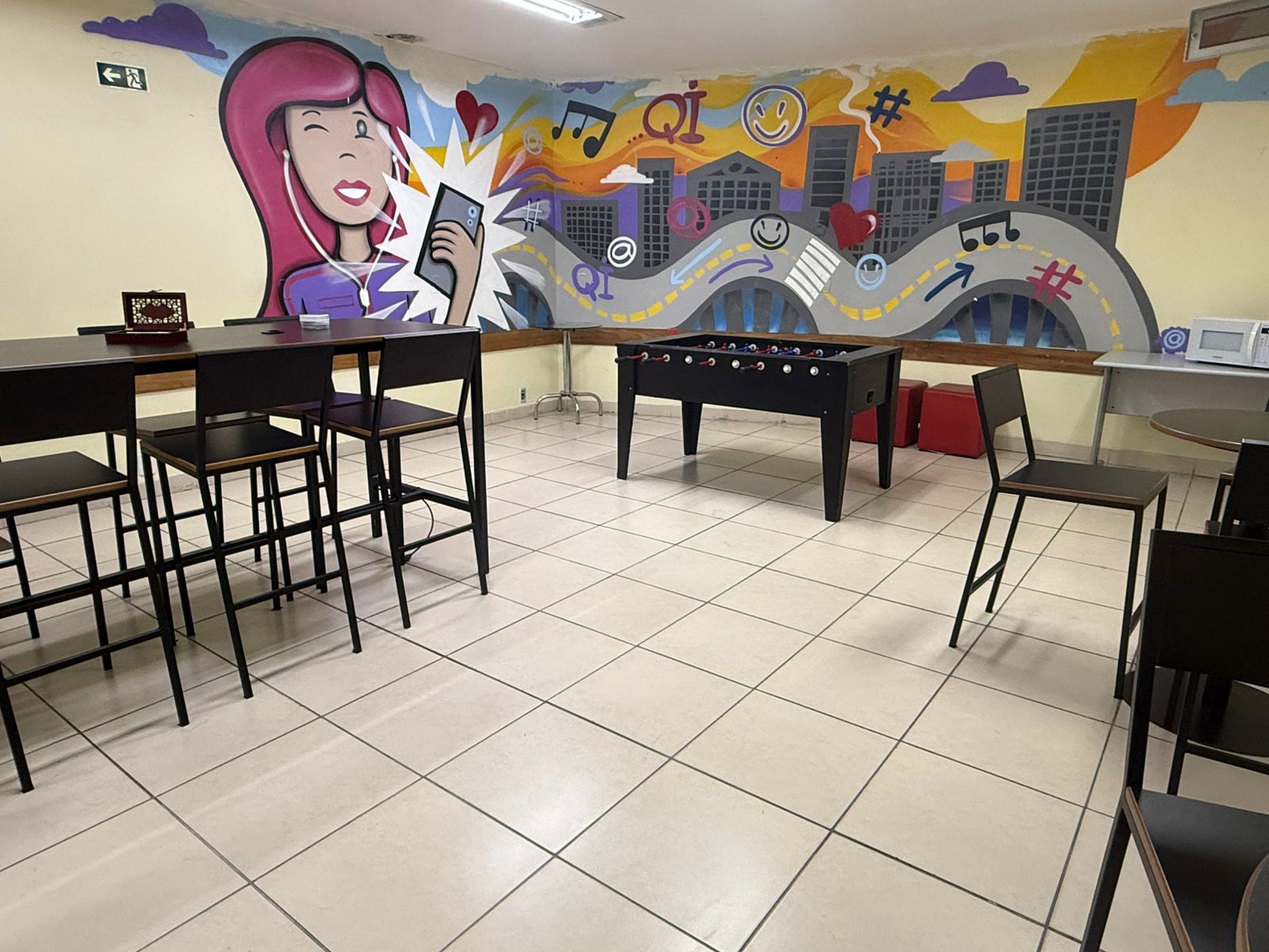 Espaço de convivência dos alunos — unidade QI PORTO ALEGRE – CENTRO