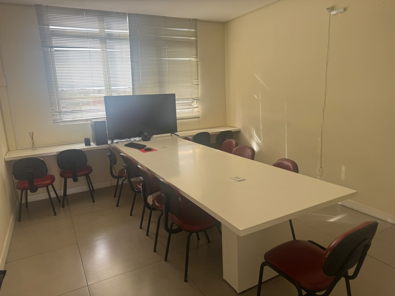 Sala de reuniões — unidade QI Gravataí