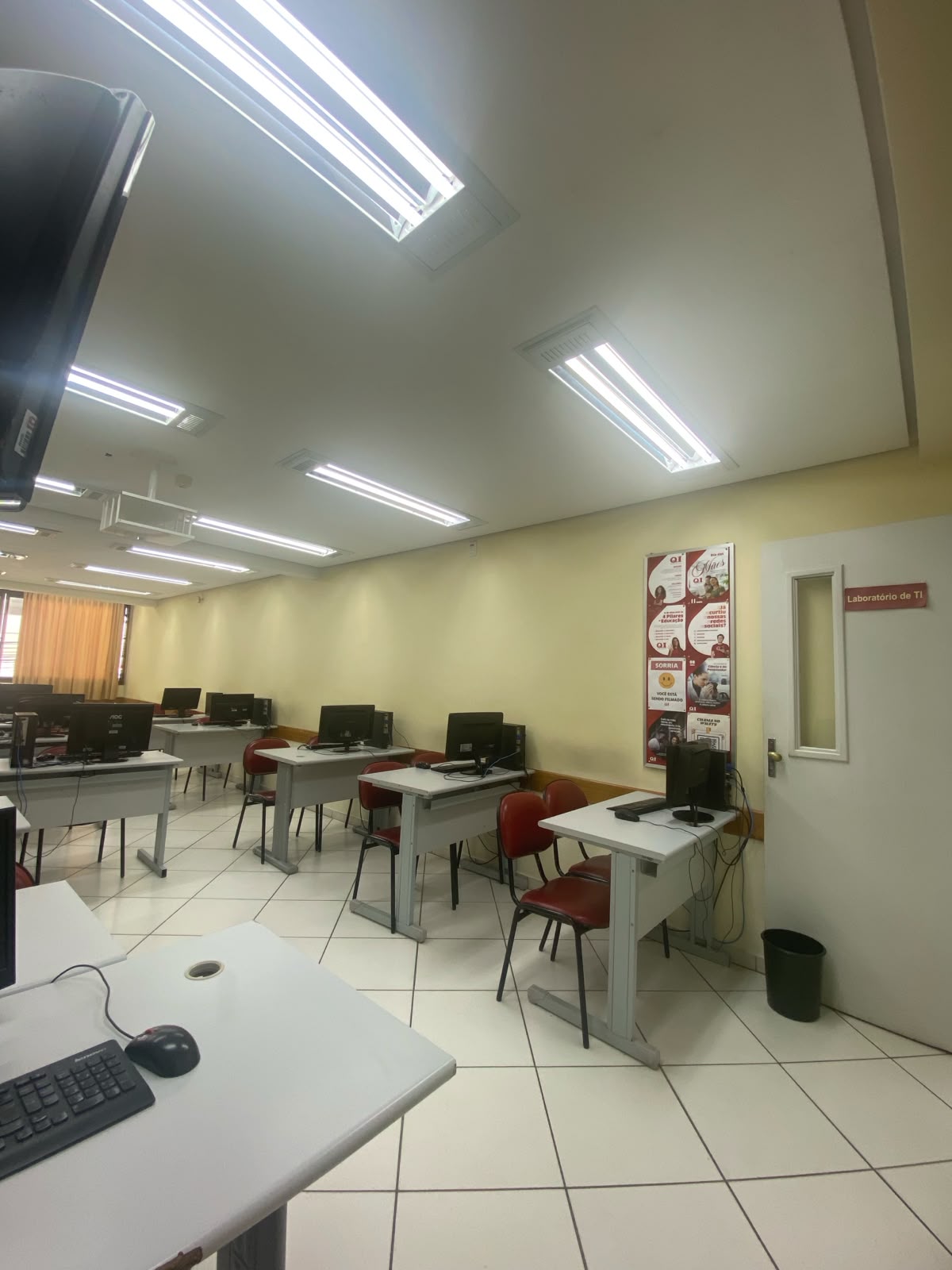 Laboratório de TI — unidade QI Viamão