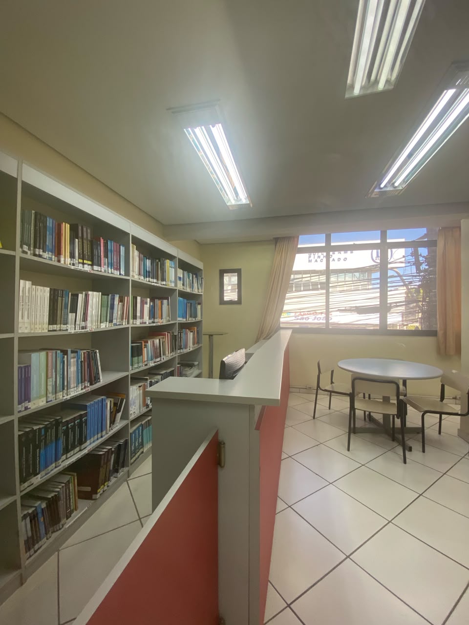 Biblioteca — unidade QI Viamão