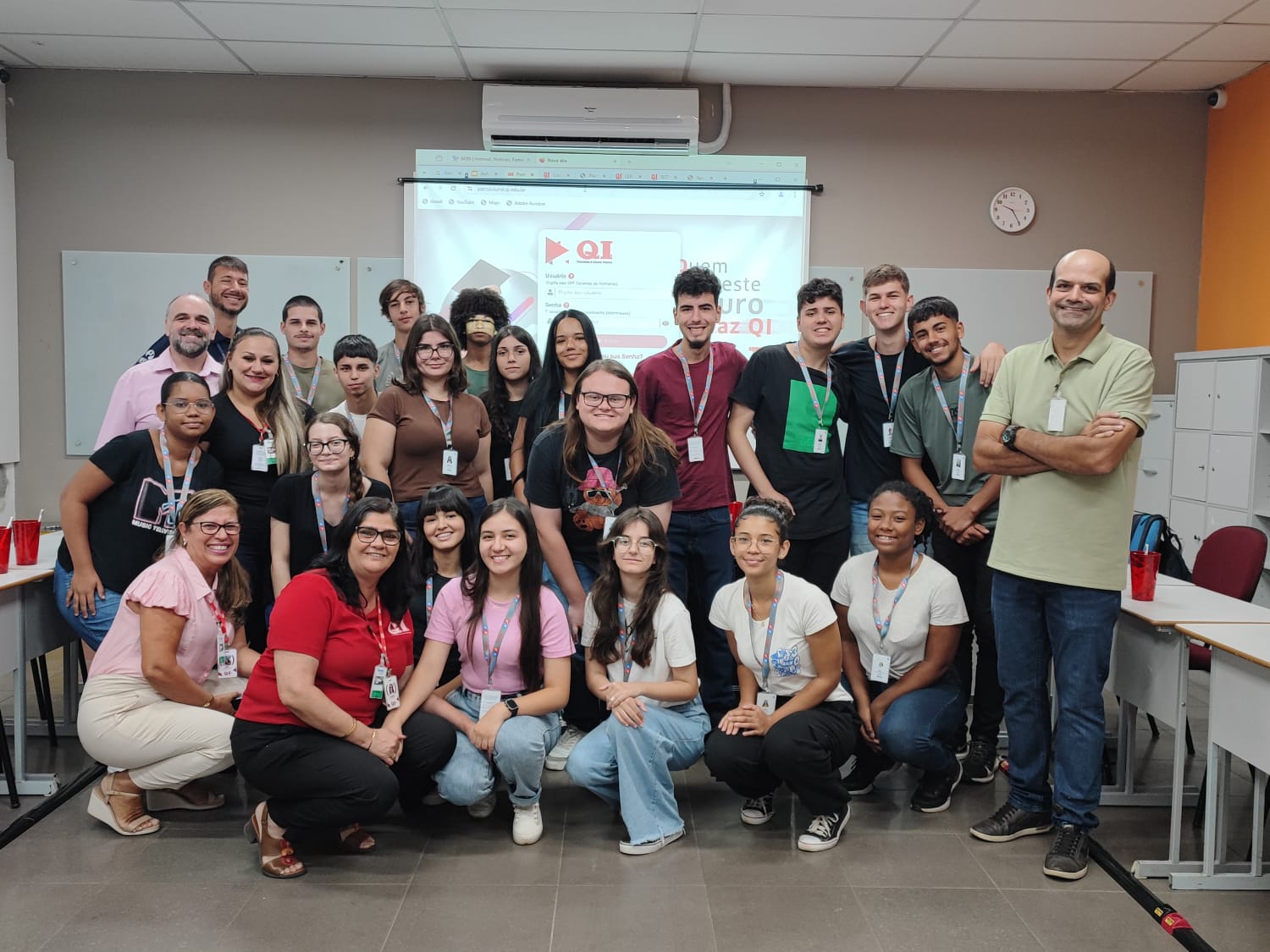 foto da 1ª turma jovem aprendiz na DIGICON